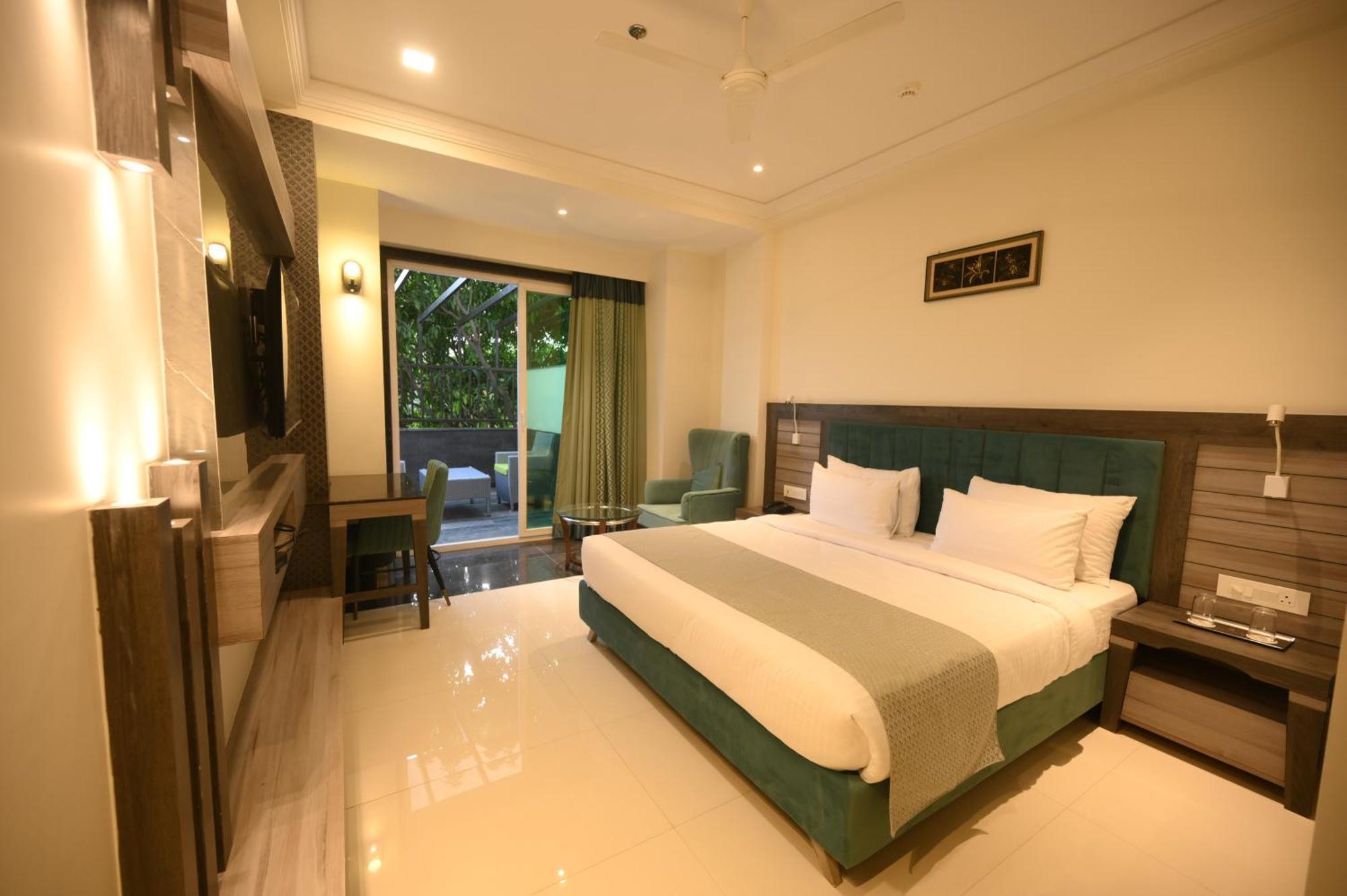 The Mudra Hotel Varanasi Exterior photo