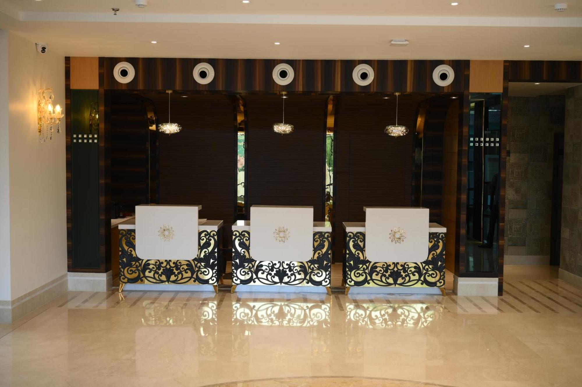 The Mudra Hotel Varanasi Exterior photo